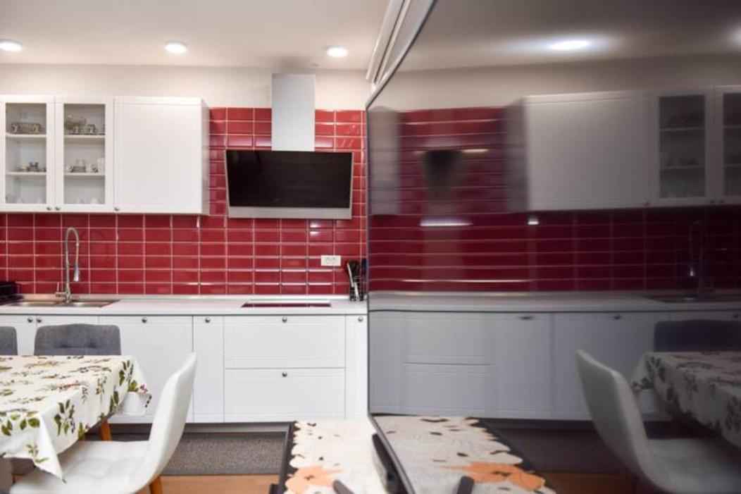 Appartamento 2Bdr Apt With Cathedral View - Excellent Location Sarajevo Esterno foto